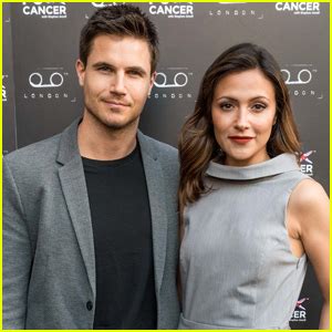 Italia Ricci and Husband Robbie Amell Share How Theyre